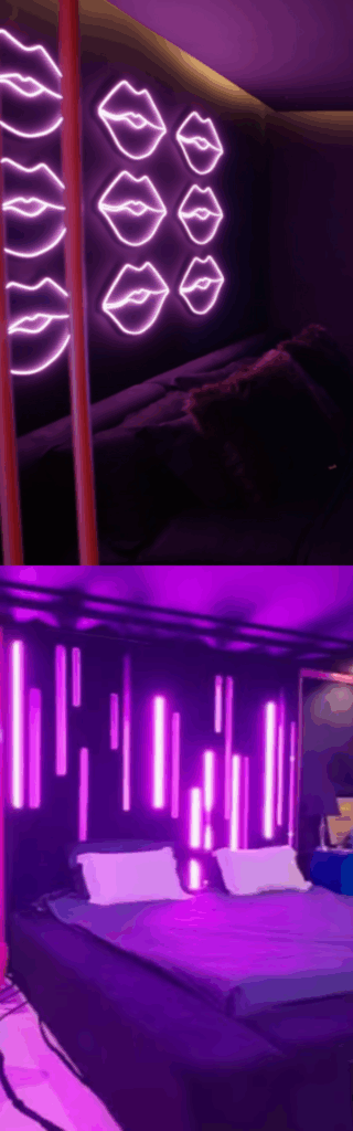 Dois quartos escuros com neon roxo de bocas e hastes de luz.